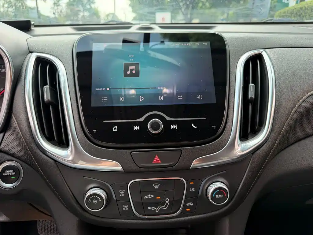Chevrolet Equinox — миниатюра 10