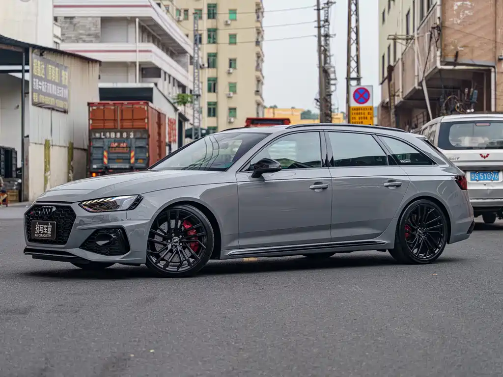 Audi RS 4 2023