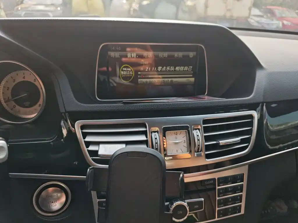 Mercedes-Benz E-Class — миниатюра 9