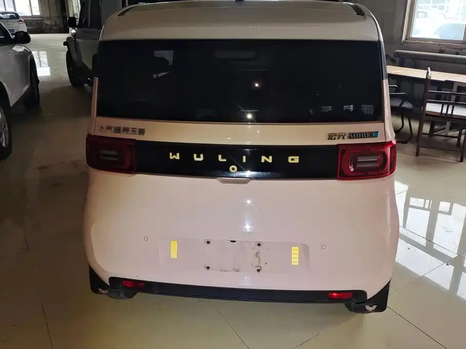 Wuling MINIEV — миниатюра 4