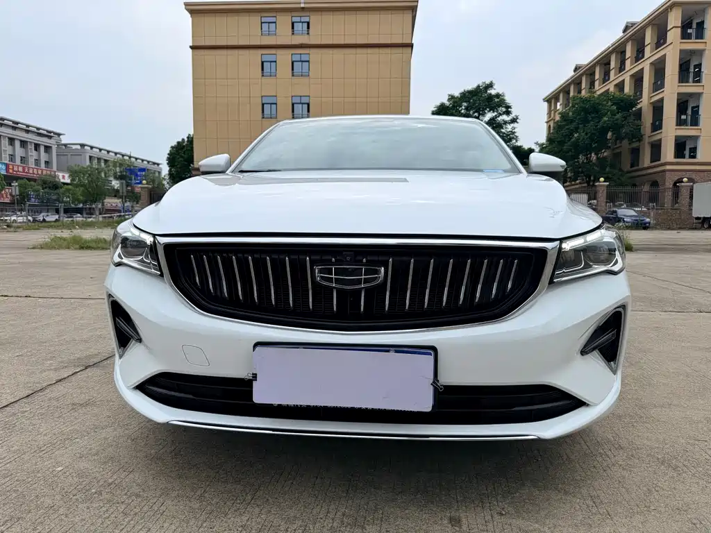 Geely Emgrand 2022 4 1.5L CVT Luxury