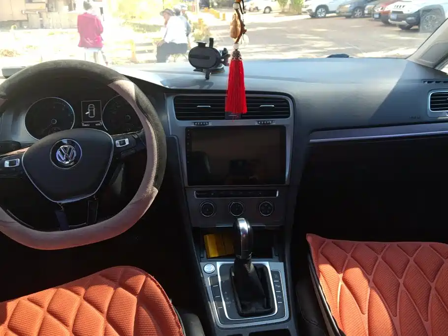 Volkswagen Golf — миниатюра 12