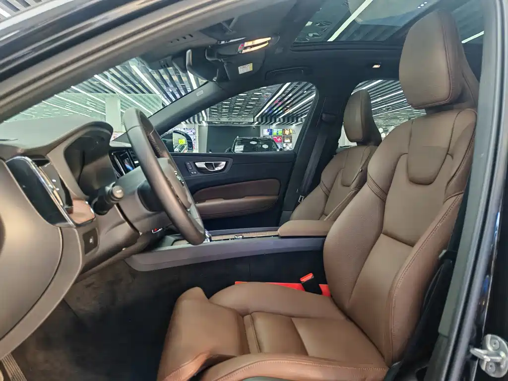 Volvo XC60 — миниатюра 2