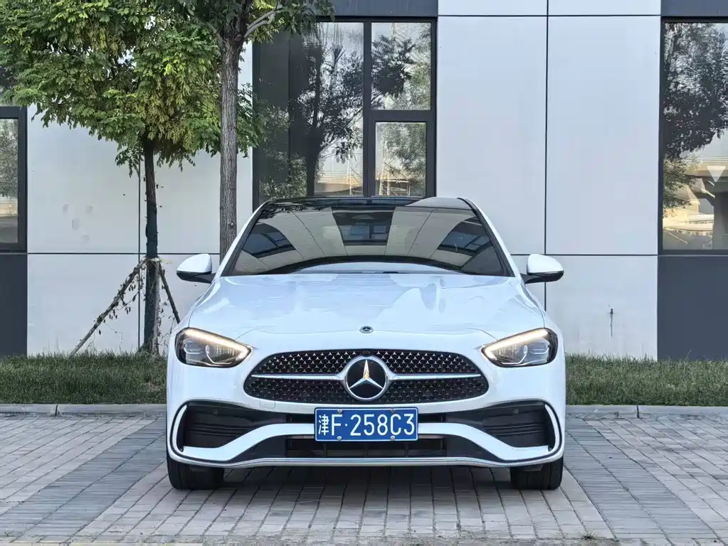 Mercedes-Benz C-Class — миниатюра 2
