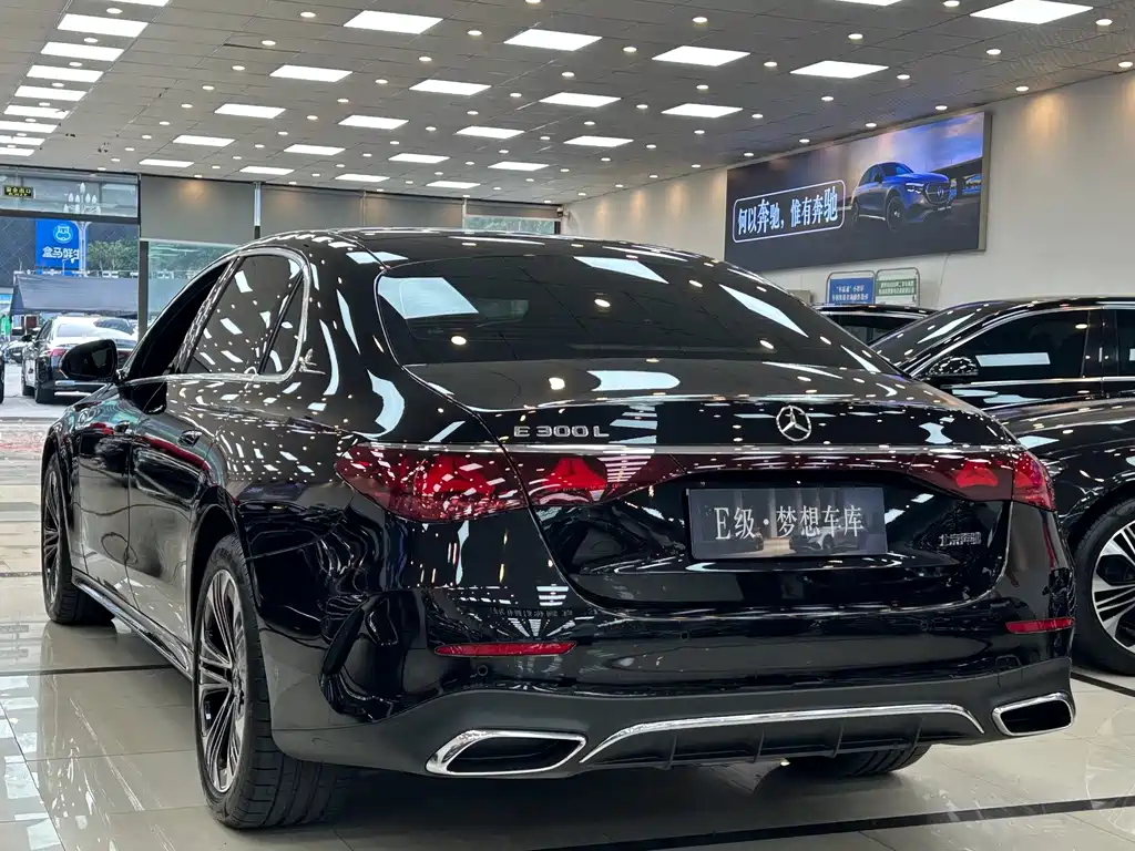 Mercedes-Benz E-Class — миниатюра 15