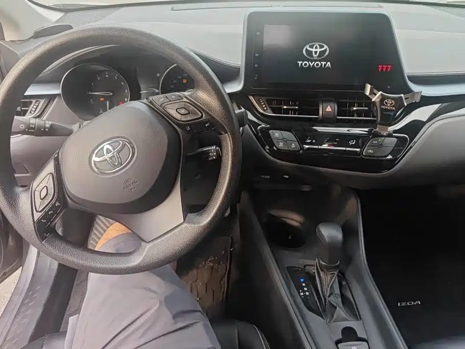 Toyota IZOA — миниатюра 12