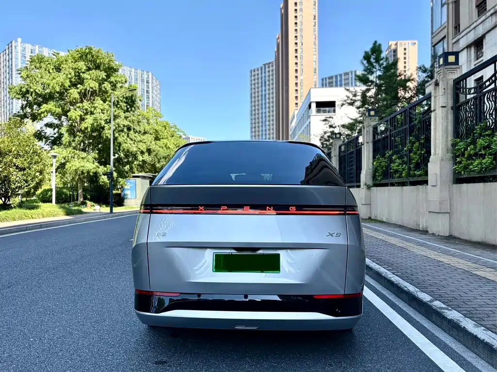 XPeng X9 — миниатюра 5