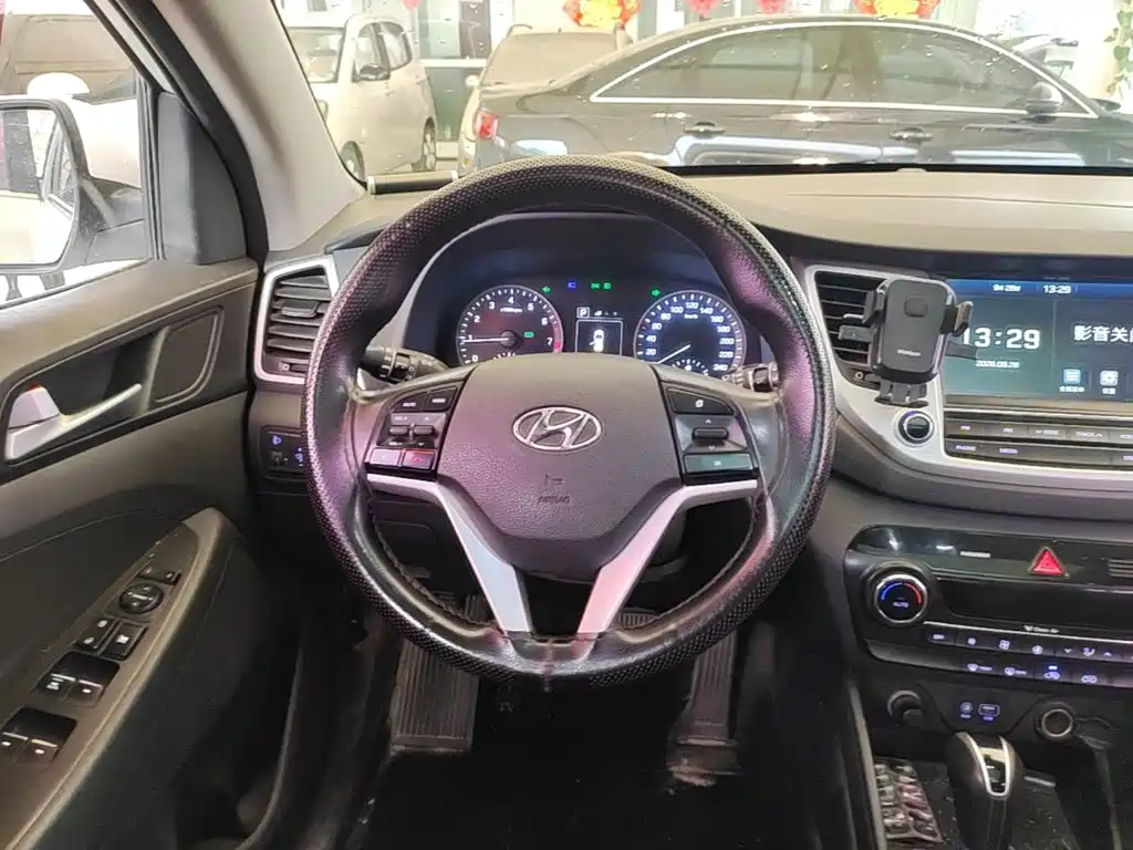 Hyundai Tucson — миниатюра 11