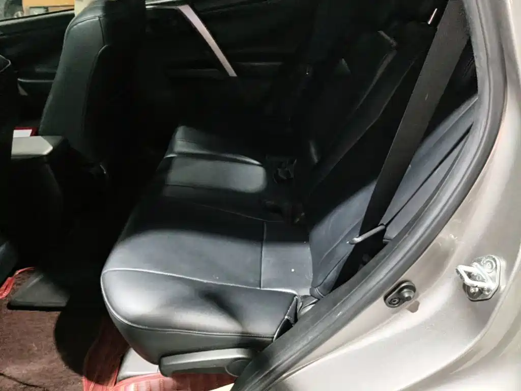 Toyota RAV4 — миниатюра 17