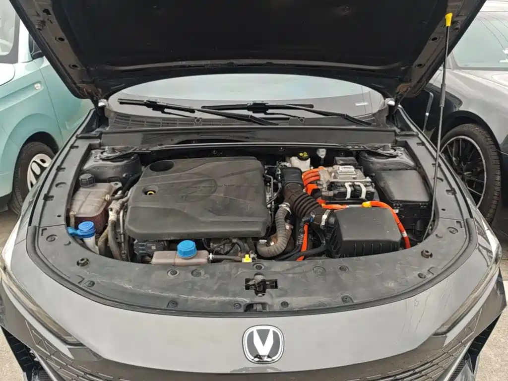 Changan UNI-V iDD — миниатюра 20