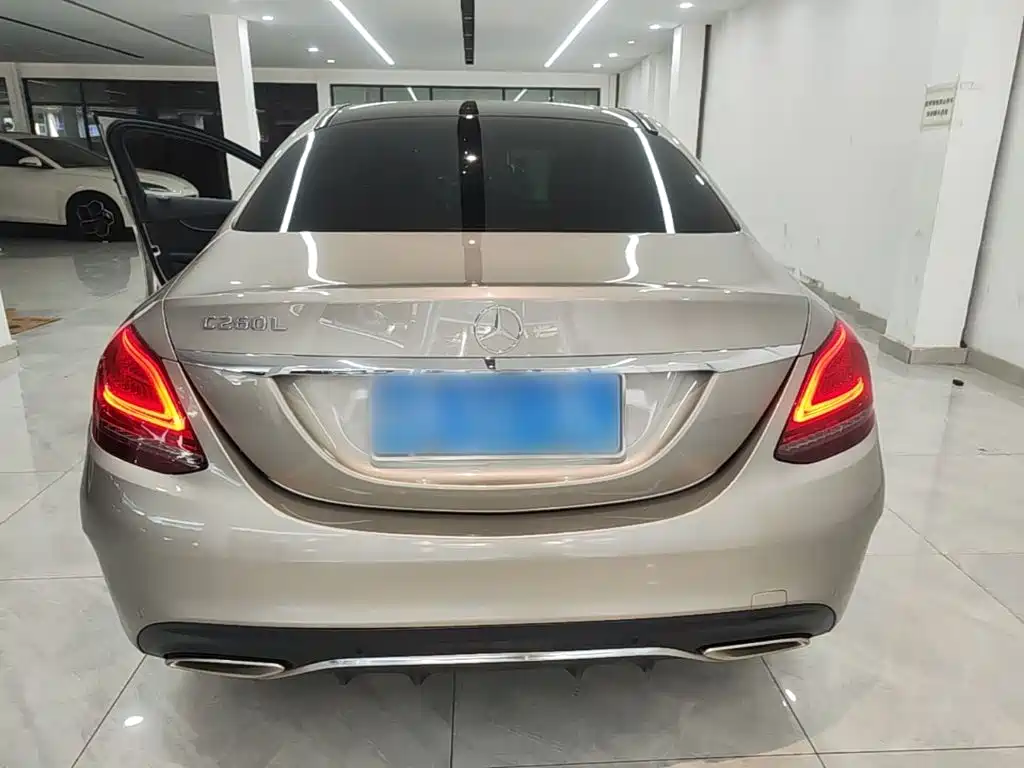 Mercedes-Benz C-Class — миниатюра 6