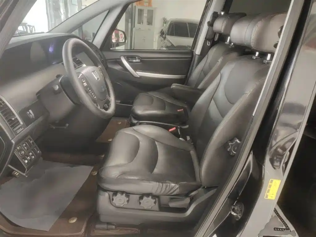 Luxgen Big 7 MPV — миниатюра 15