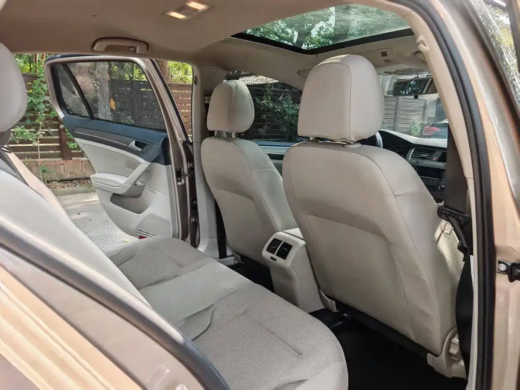 Volkswagen Golf — миниатюра 8