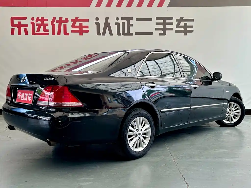 Toyota Crown — миниатюра 5