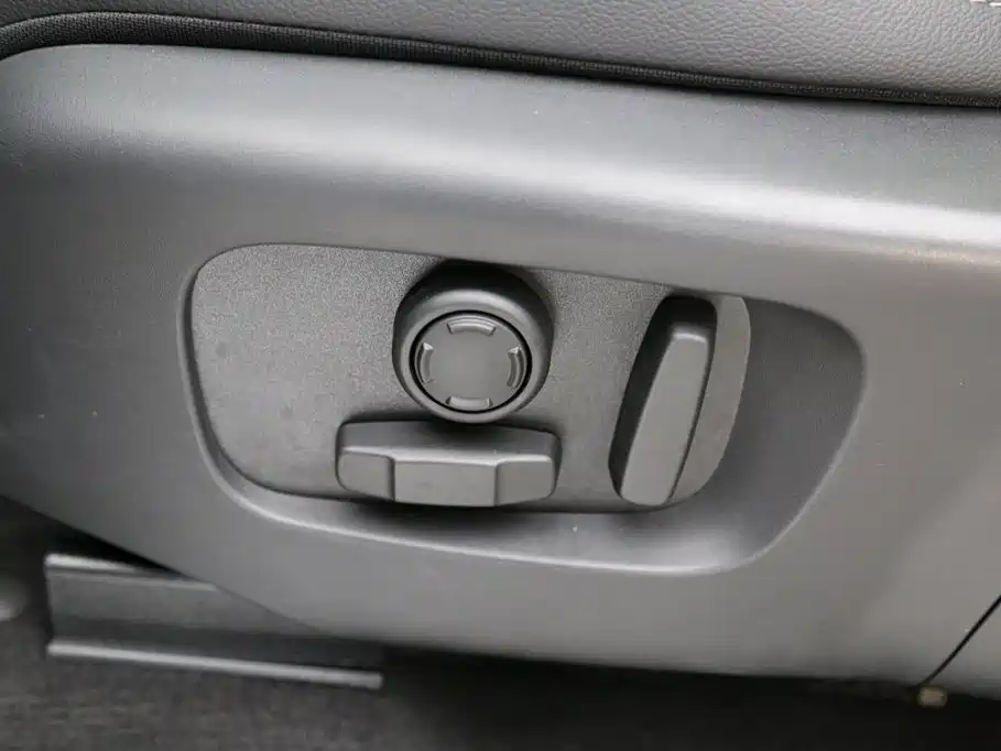 Land Rover Discovery Sport — миниатюра 13