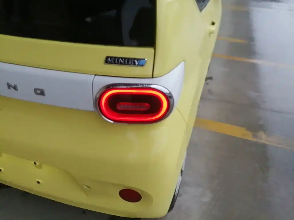Wuling MINIEV — миниатюра 8