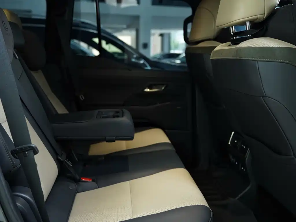 Lexus GX — миниатюра 10