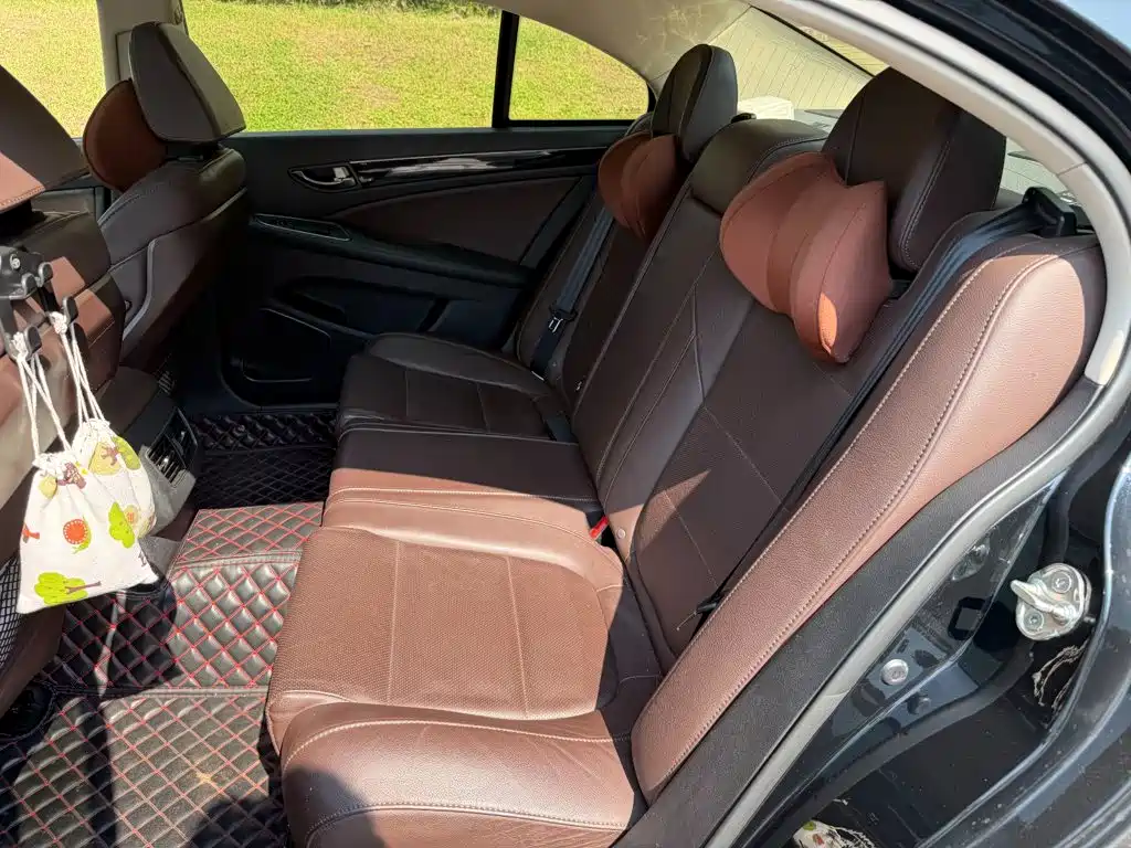 Hongqi Hongqi H7 — миниатюра 12