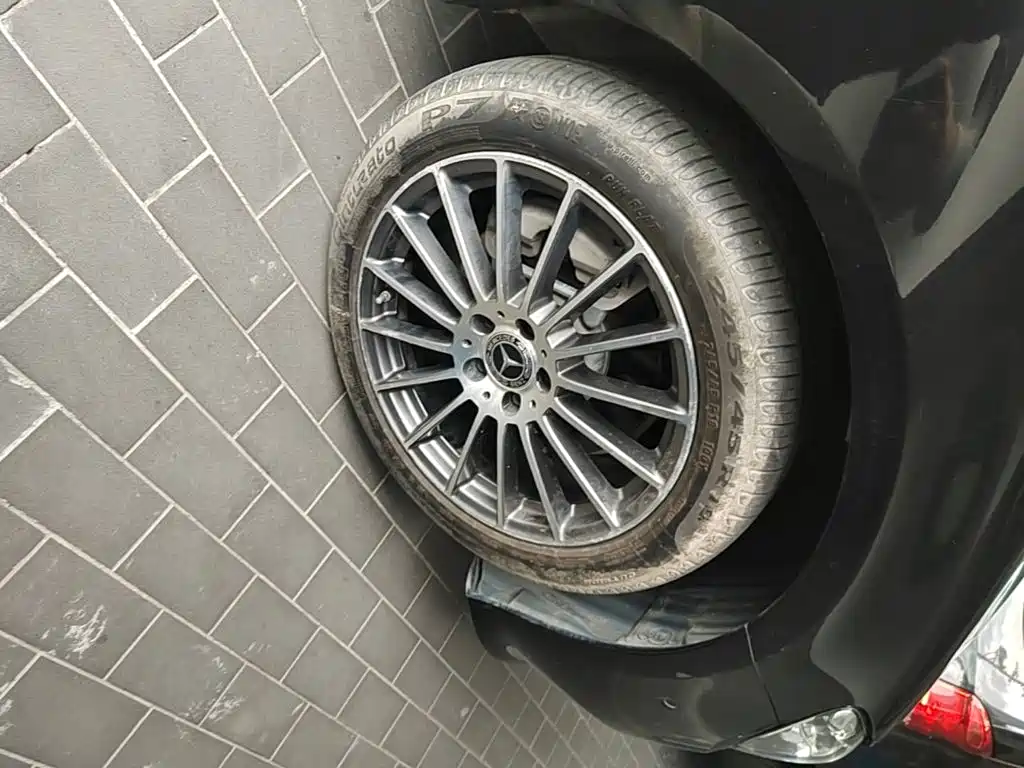 Mercedes-Benz E-Class — миниатюра 12