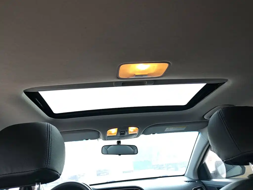 Hyundai Elantra — миниатюра 18
