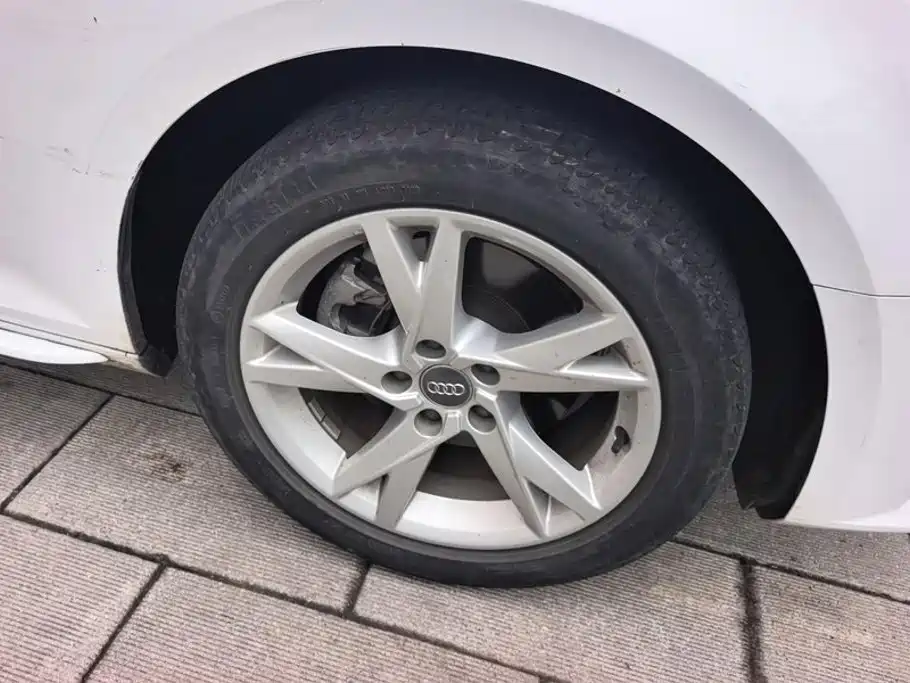 Audi A4L — миниатюра 6