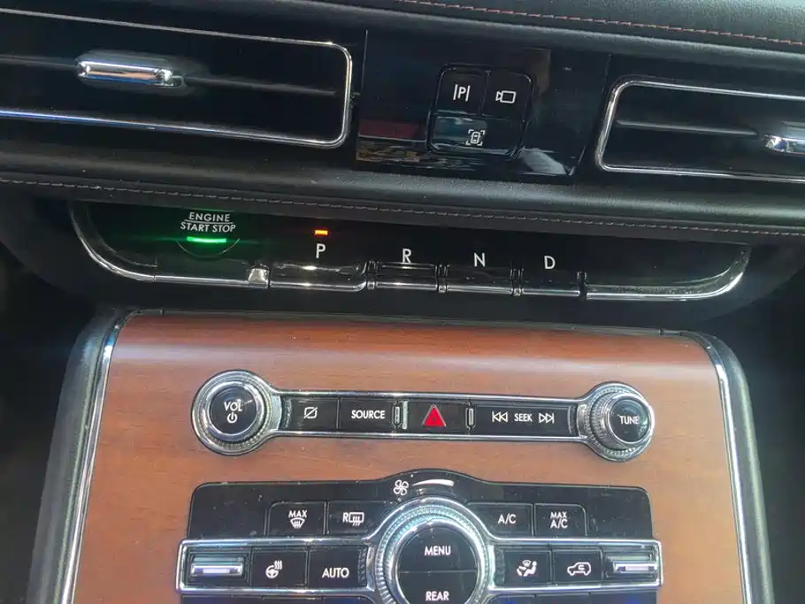 Lincoln Aviator — миниатюра 16