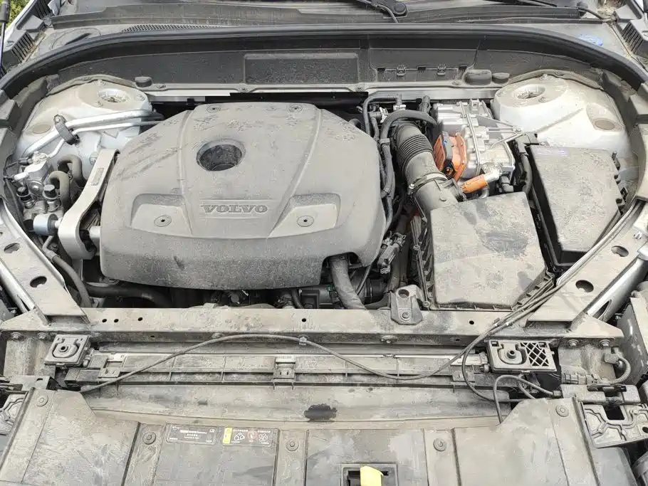 Volvo XC60 PHEV — миниатюра 10