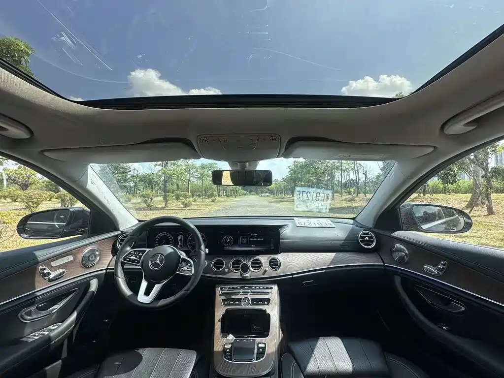 Mercedes-Benz E-Class — миниатюра 6
