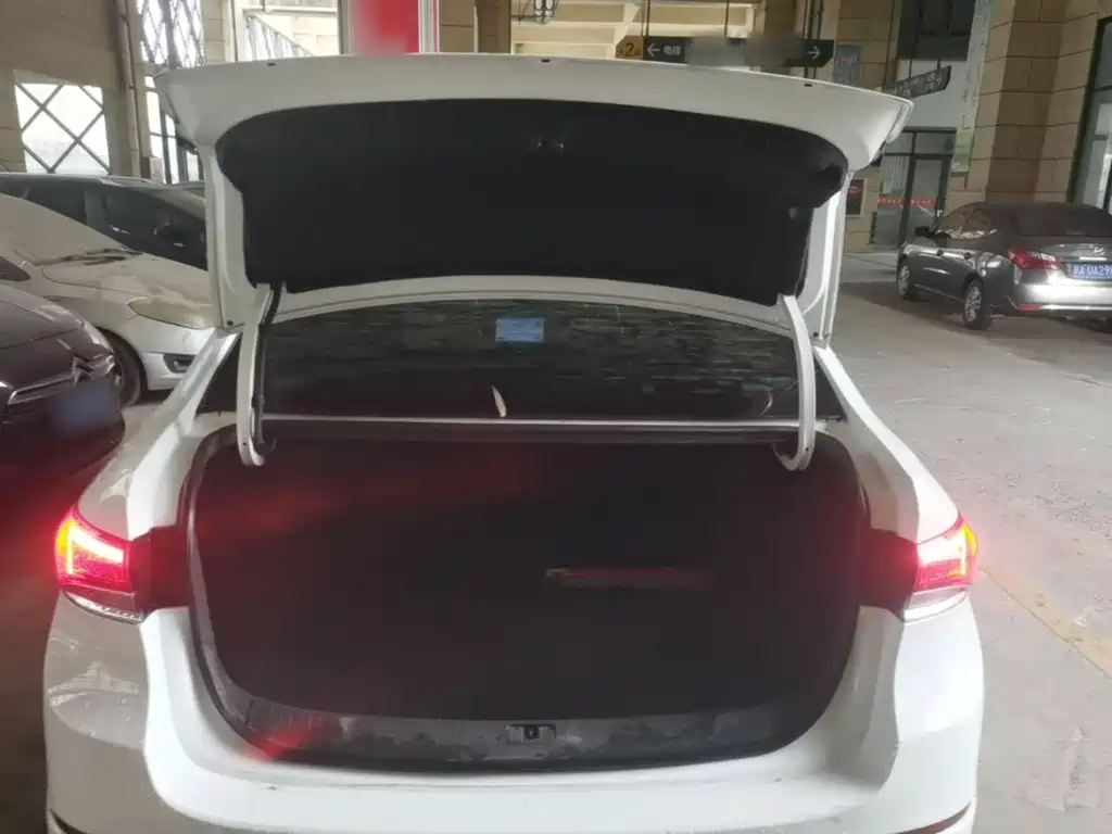 Buick Excelle — миниатюра 19