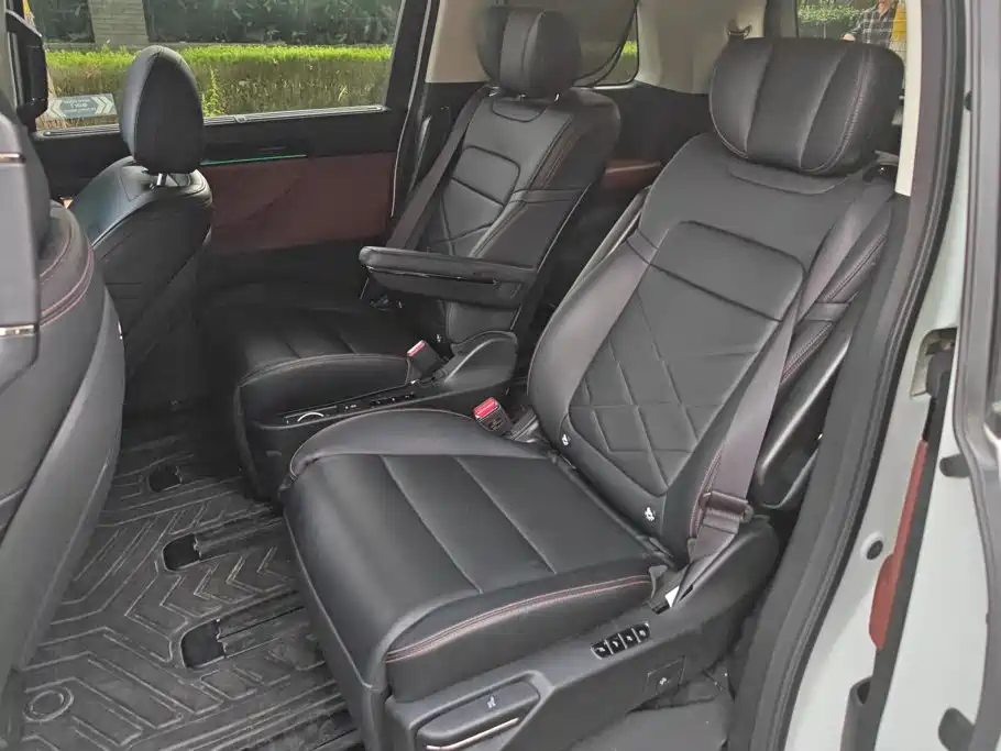 GAC Motor Trumpchi E8 PHEV — миниатюра 11