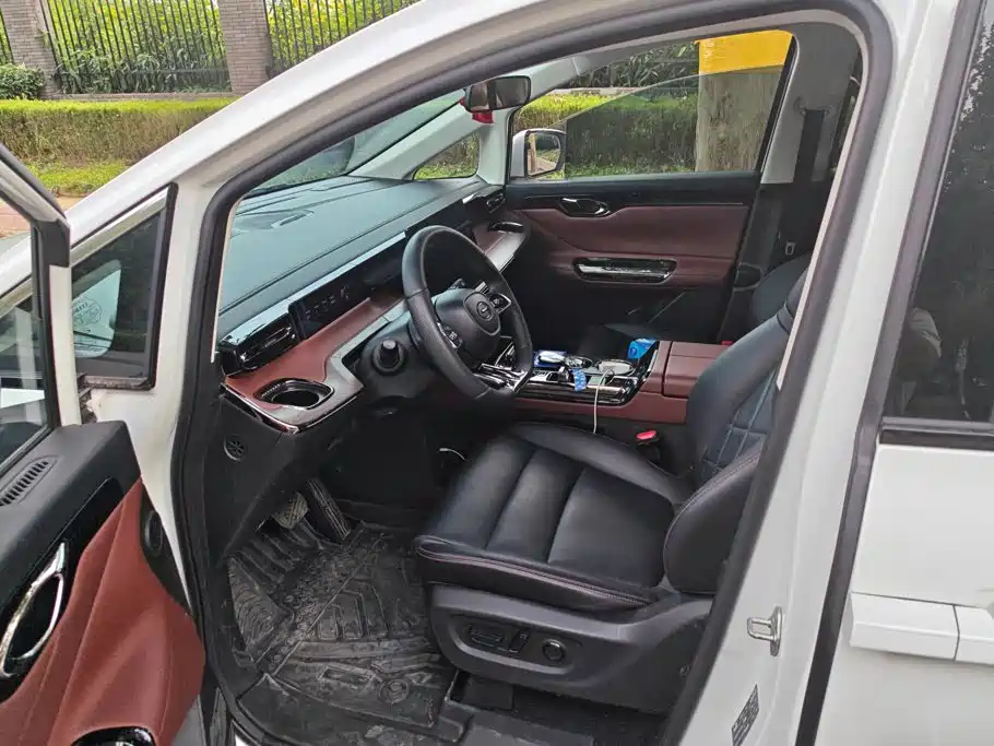 GAC Motor Trumpchi E8 PHEV — миниатюра 9
