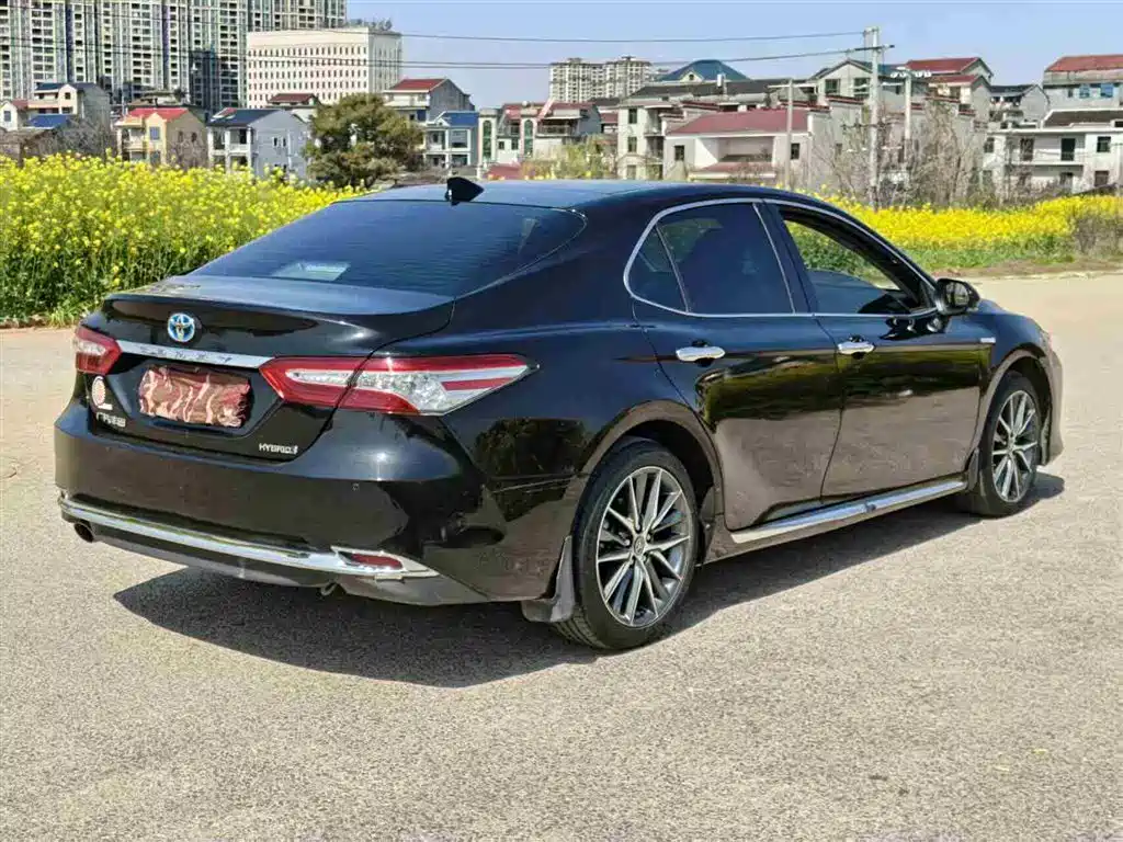 TOYOTA CAMRY