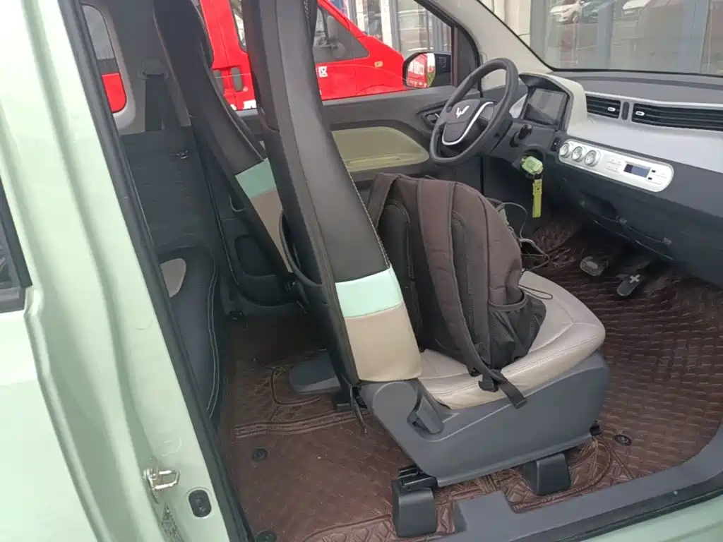 Wuling MINIEV — миниатюра 25