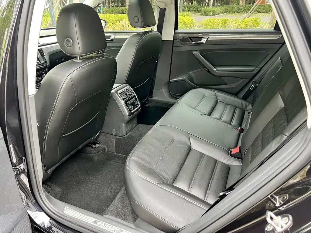 Volkswagen Passat — миниатюра 8