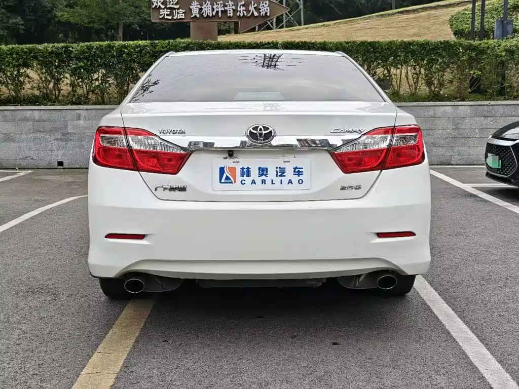 Toyota Camry — миниатюра 6
