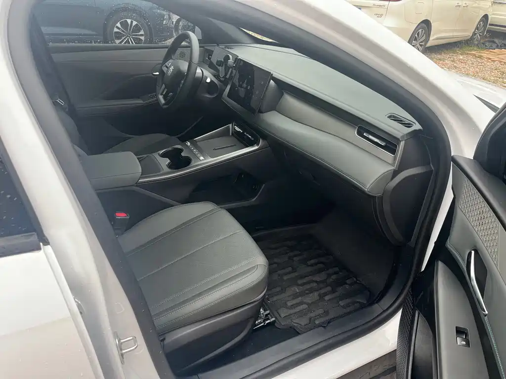 BYD Qin PLUS — миниатюра 8