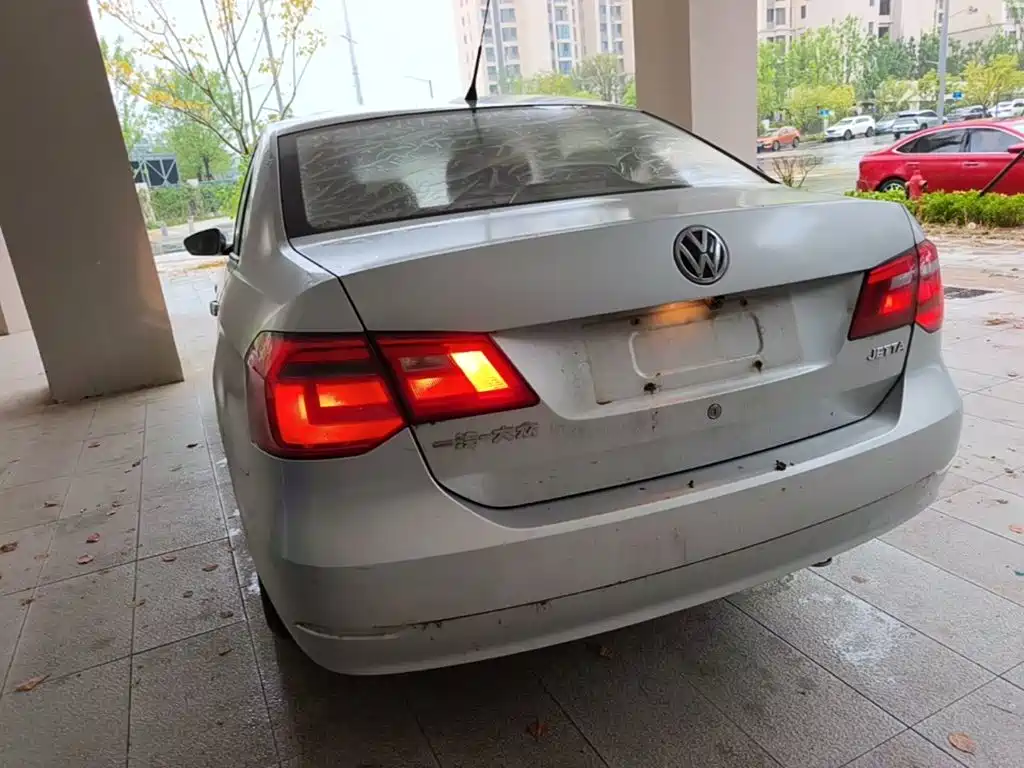 Volkswagen Jetta — миниатюра 5