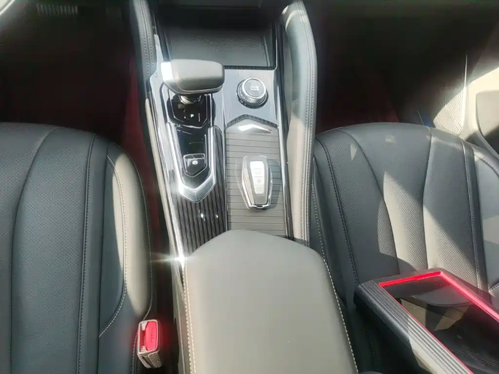 Geely Xingyue L — миниатюра 14