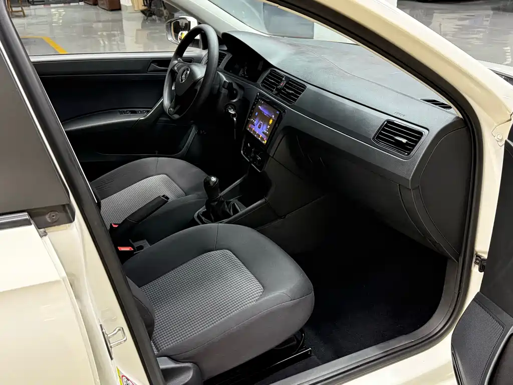 Volkswagen Santana — миниатюра 11