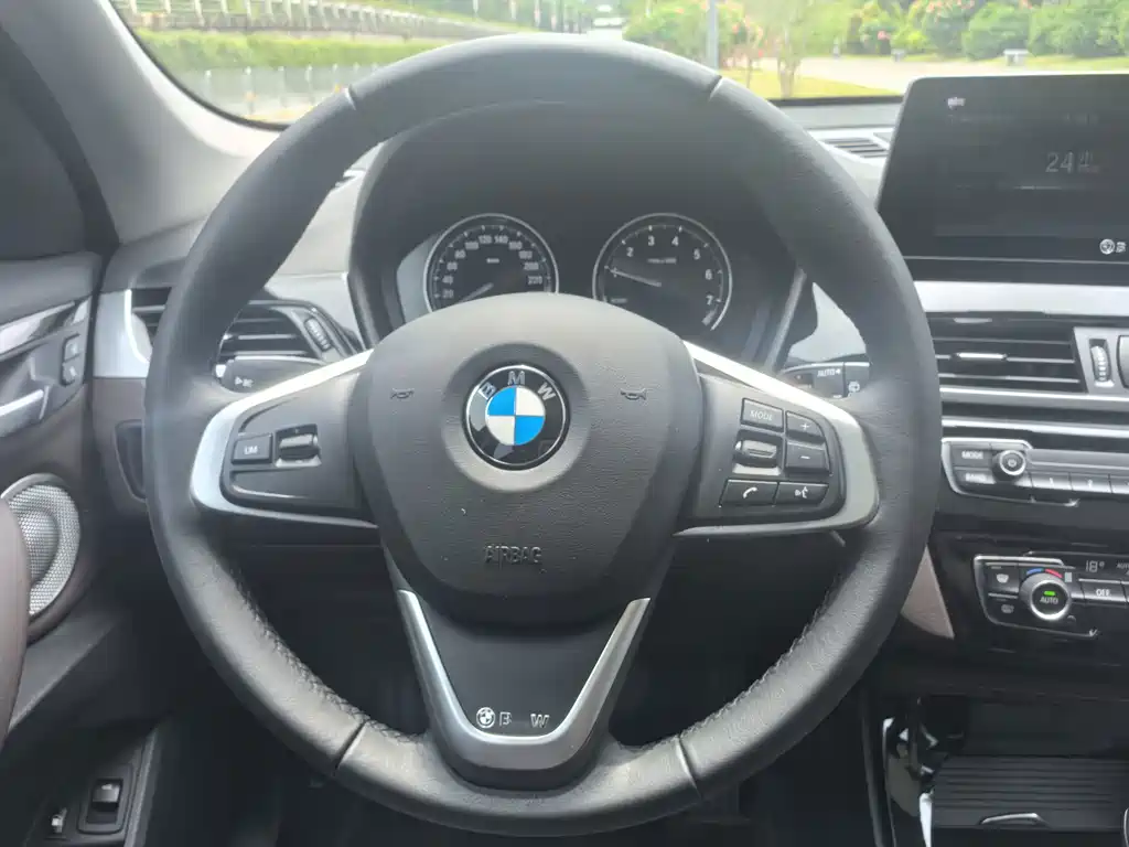 BMW X1 New Energy — миниатюра 11