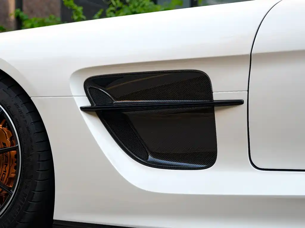 Mercedes-Benz SLS AMG — миниатюра 6
