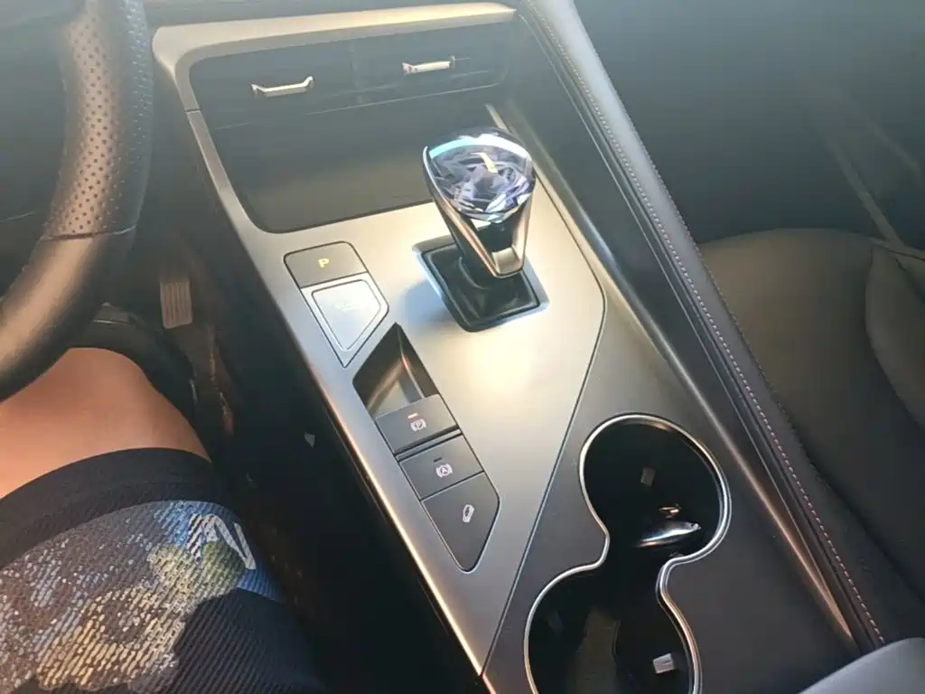 Roewe RX5 — миниатюра 14