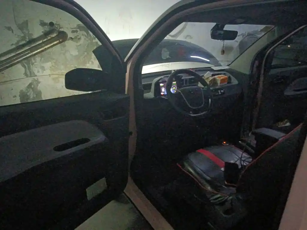 Wuling MINIEV — миниатюра 13