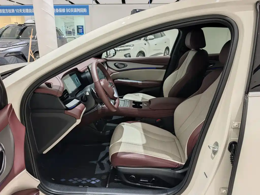 BYD Seal 07 DM-i — миниатюра 5