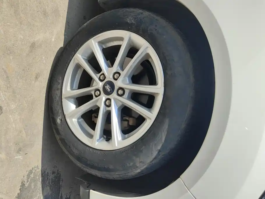 Ford Focus — миниатюра 6