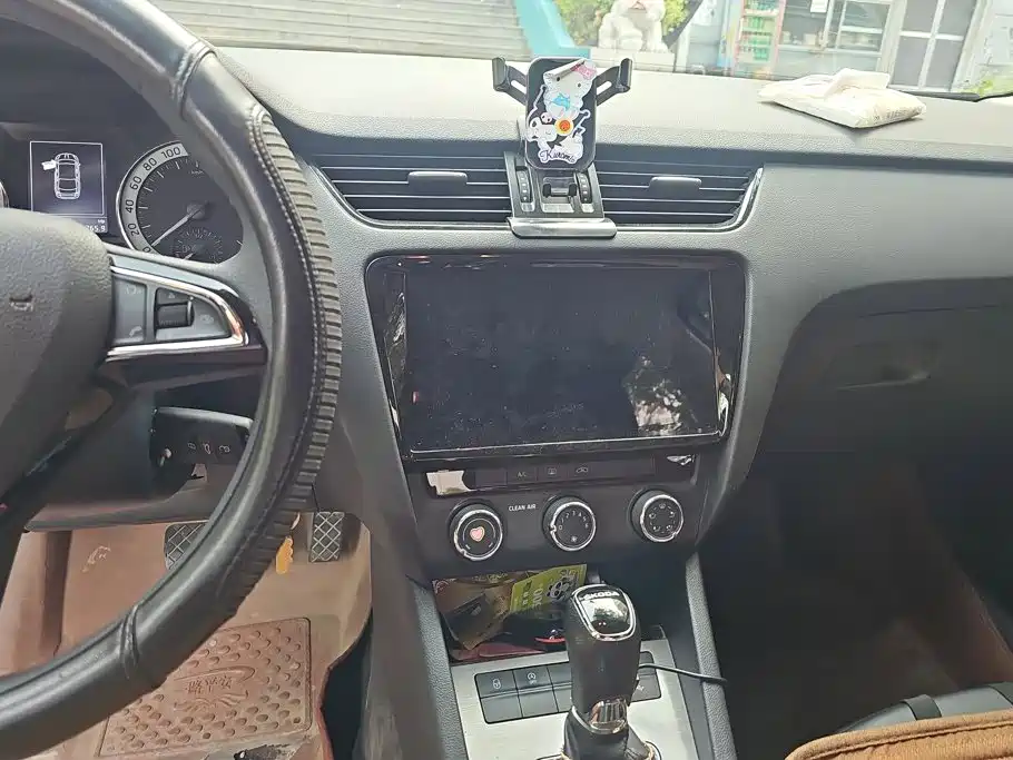 Skoda Octavia — миниатюра 13
