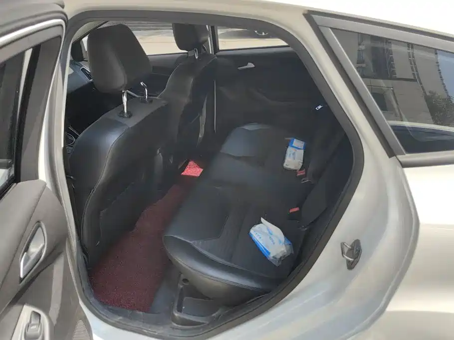 Ford Focus — миниатюра 11