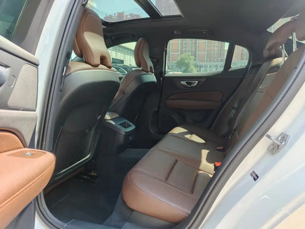 Volvo S60 — миниатюра 5