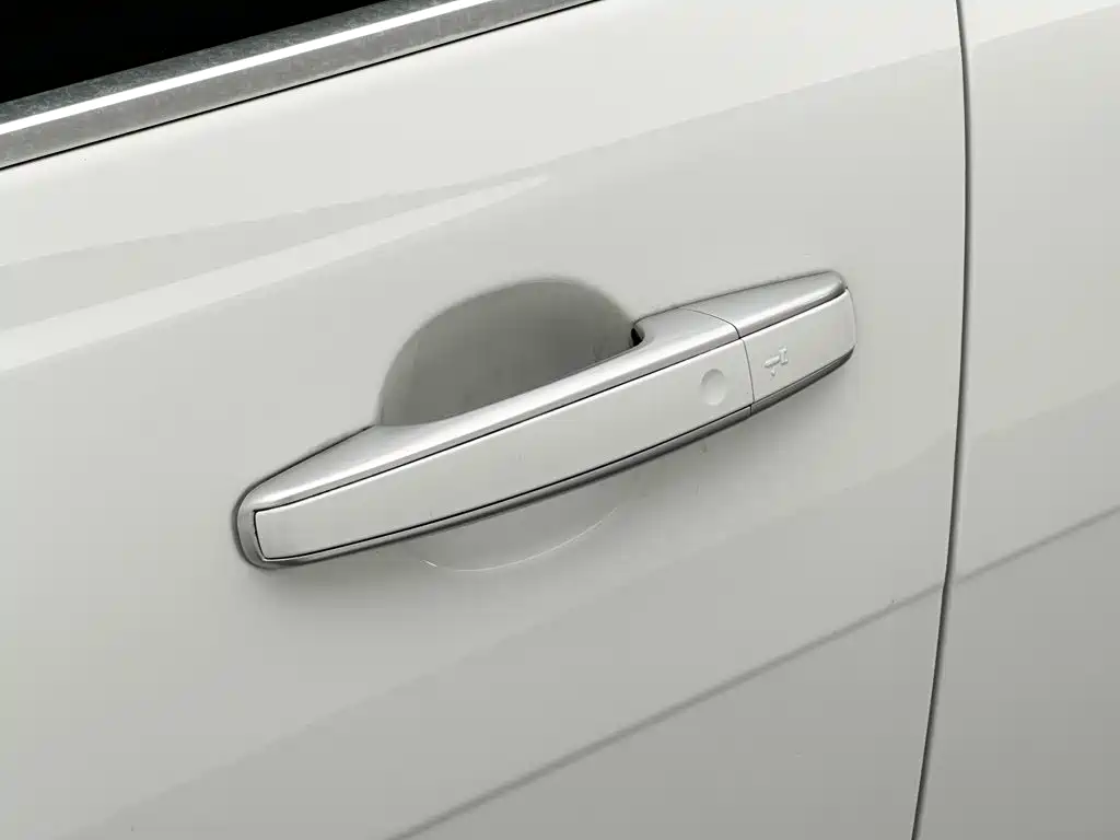 Jaguar XEL — миниатюра 29