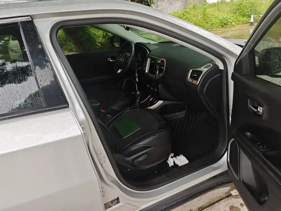 Jeep Compass — миниатюра 8